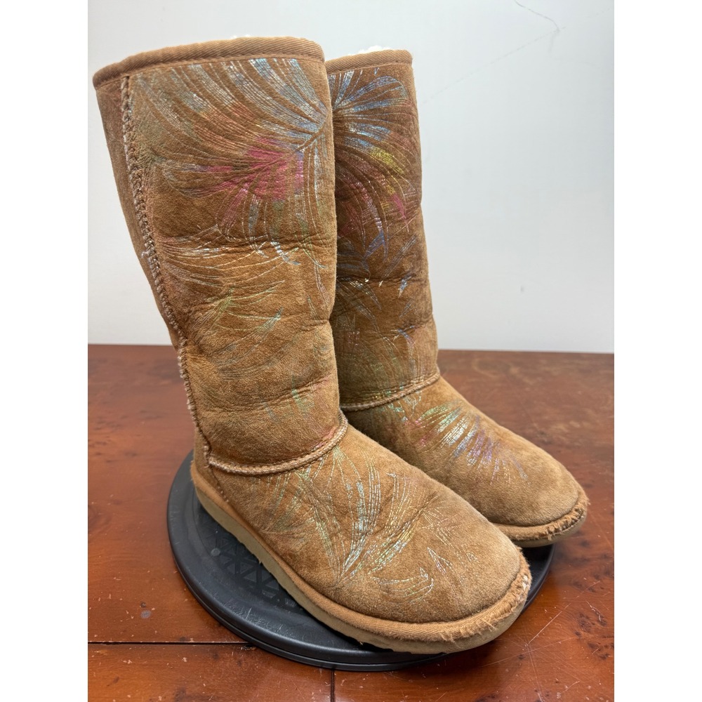 Kids UGG Australia Tall Boots Sparkle Leaf Print Brown Sheepskin Lined 
Size 4
